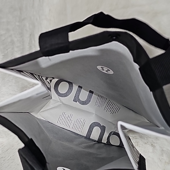 Lululemon Holiday Special Edition Small Reusable Tote Carryall Gym Bag - Picture 4 of 5